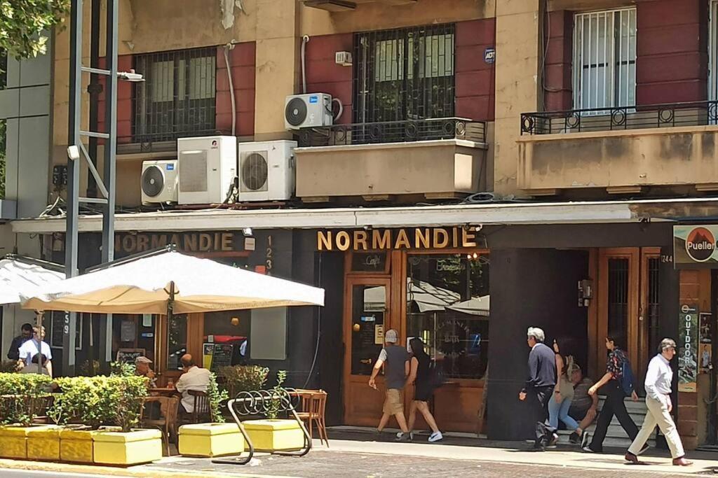 Apartamento En El Corazon Del Barrio Providencia, Tranquilo Y Confortable Departamento Santiago